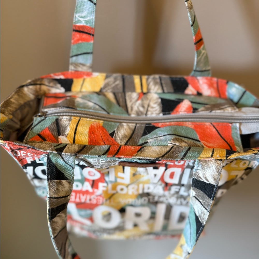 Robin Ruth Multicolor Florida Text Tote - Picture 4 of 5